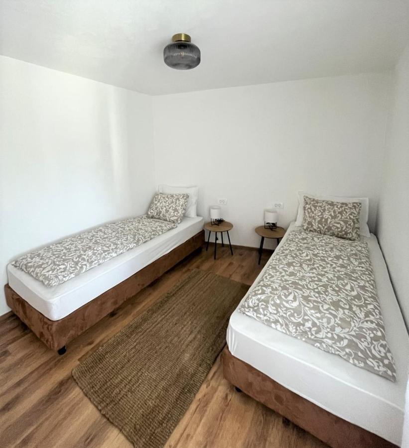 Apartment Lorun 47 Tar-Vabriga Екстериор снимка